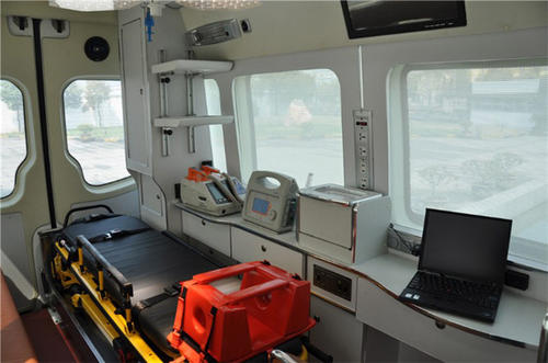 泰安救护车内部